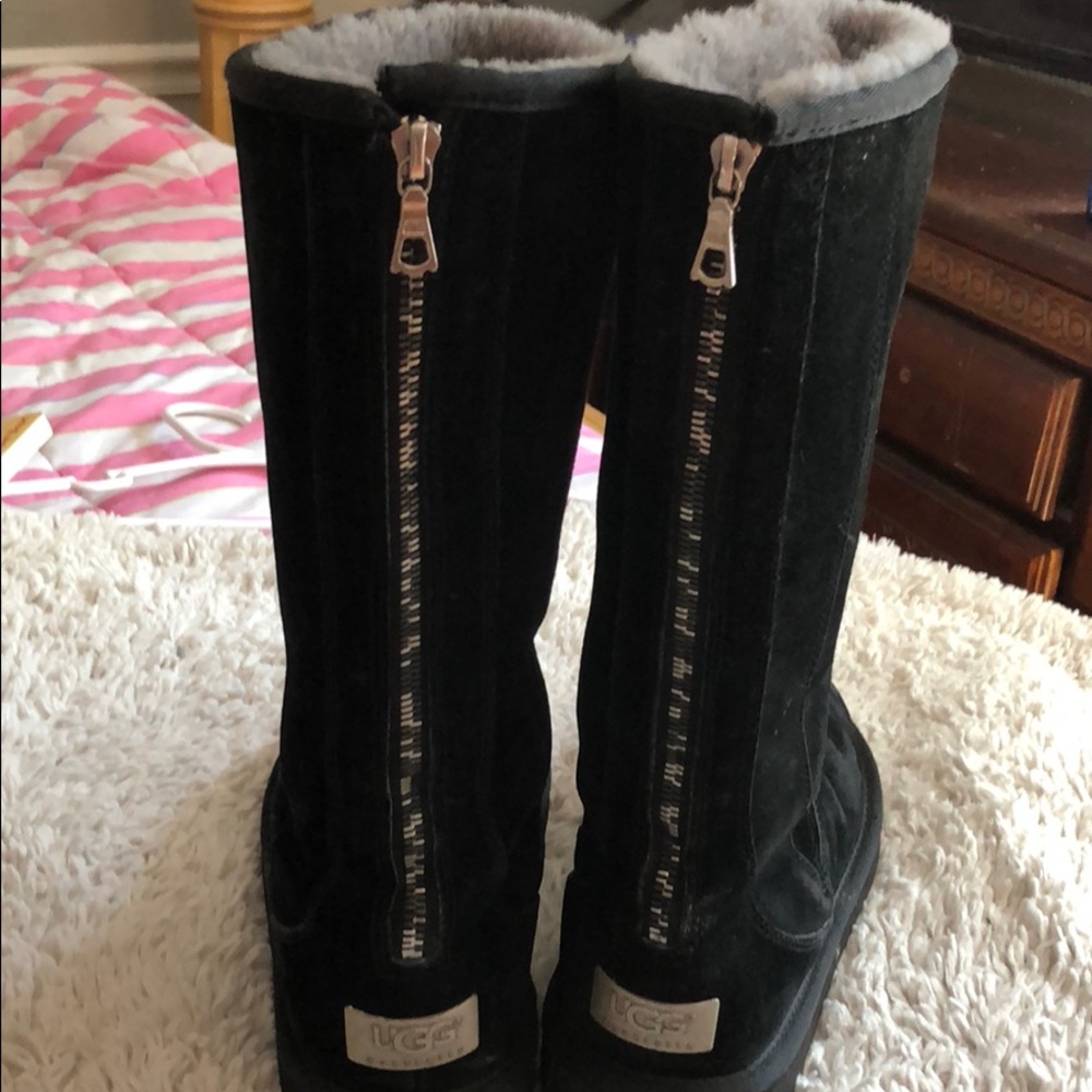 Tall black ugg boots in amazing condition